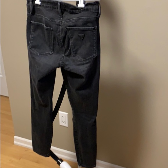 Guess size 26 black ankle distressed jeans - Picture 3 of 5